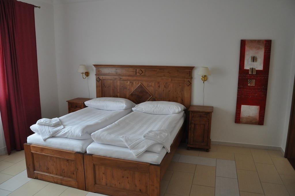 Hotel LAGUNA Kopřivnice Zimmer foto