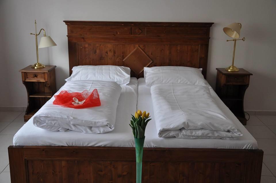 Hotel LAGUNA Kopřivnice Zimmer foto